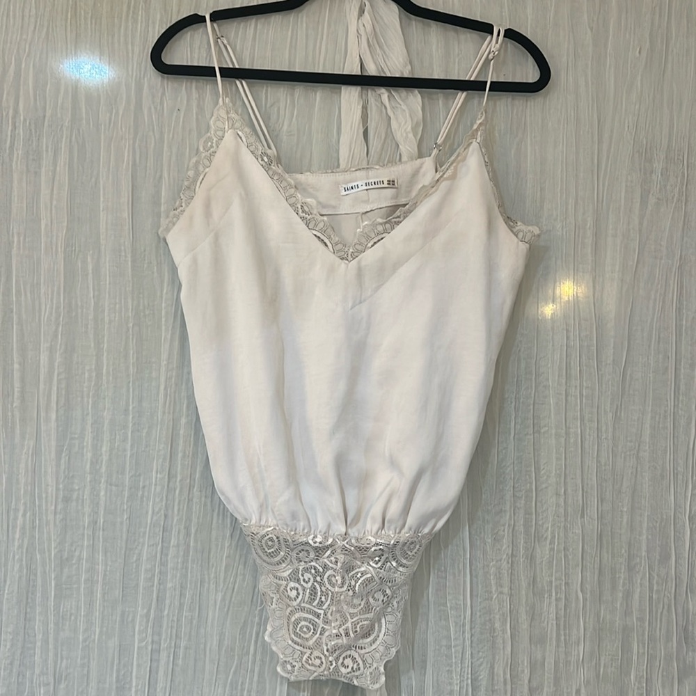 White lace bodysuit | size M